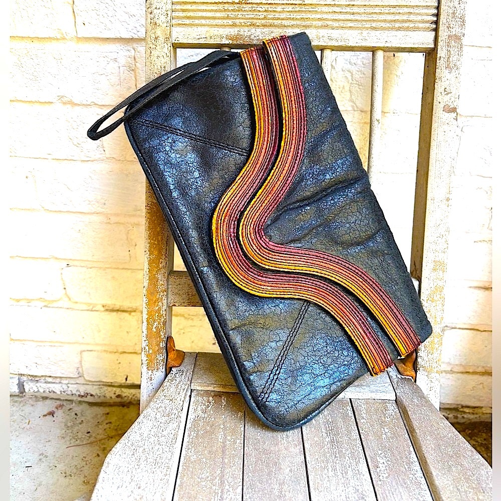 HOLIDAY FAIR Clutch// Wristlet  
Vintage 70’s!!